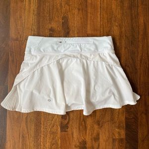 Lululemon skirt size 6